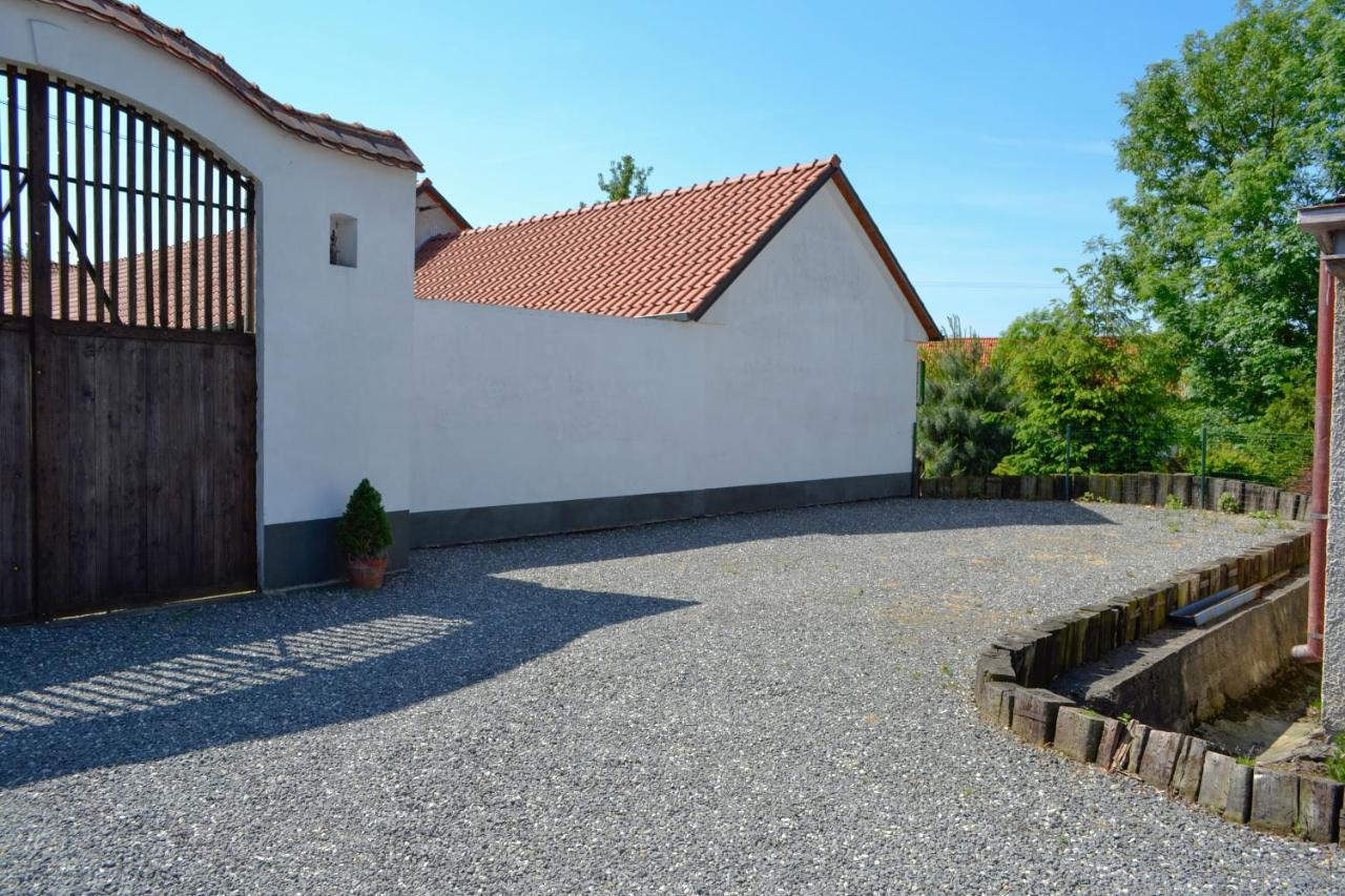 Apartamento Blazkuv Statek Malsice Exterior foto