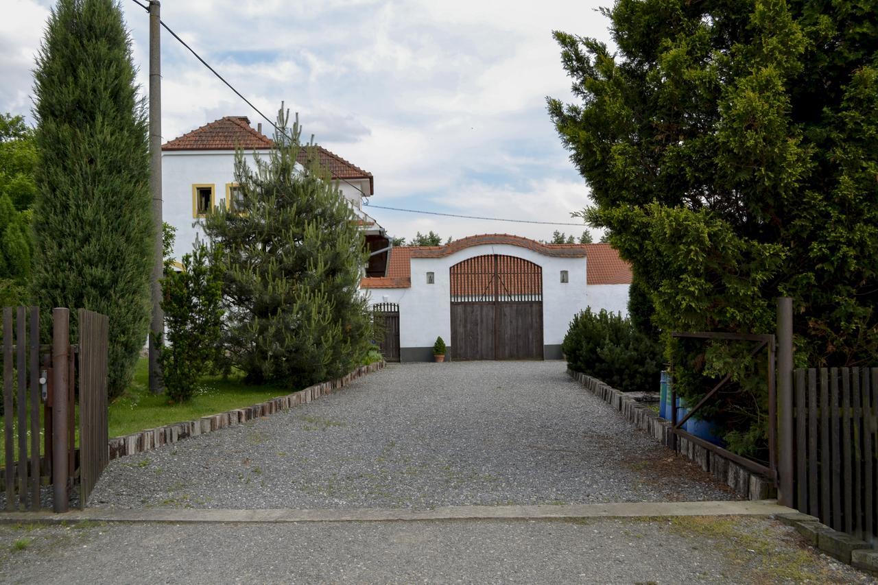 Apartamento Blazkuv Statek Malsice Exterior foto